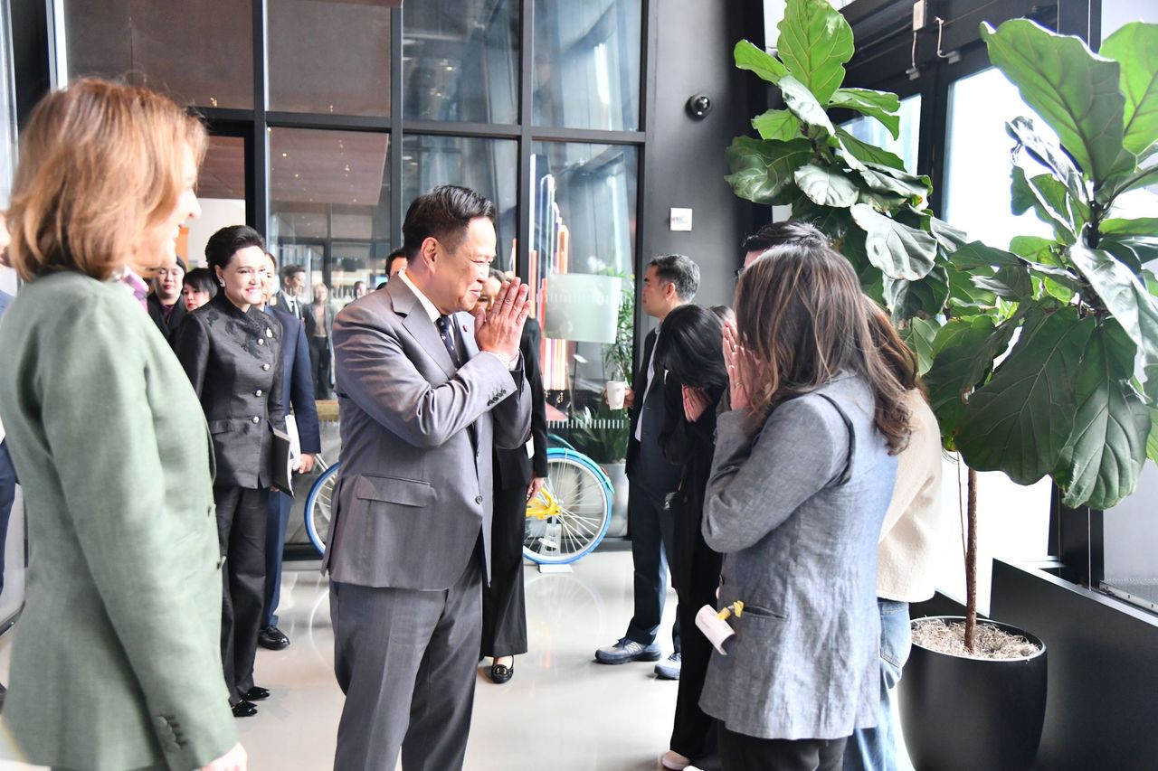พนักงานประจำกูเกิล สำนักงานนิวยอร์ก คนไทย 4 คนต้อนรับคณะนายกรัฐมนตรี 