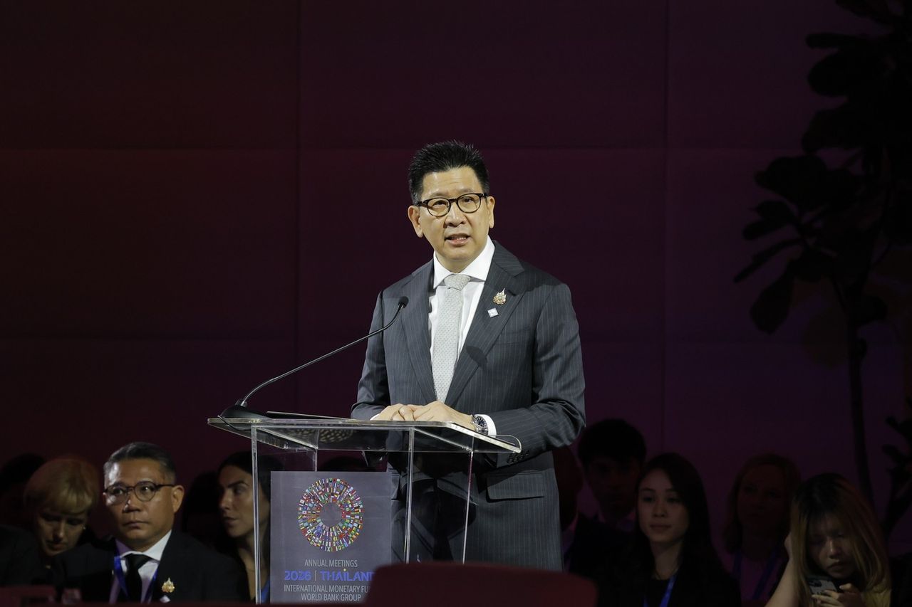 ดร.เอกนิติ นิติทัณฑ์ประภาศ รองนายกรัฐมนตรี และรัฐมนตรีว่าการกระทรวงการคลัง