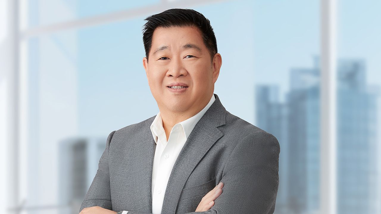 ทรงพล ชีวะปัญญาโรจน์ ผู้อำนวยการธนาคารออมสิน