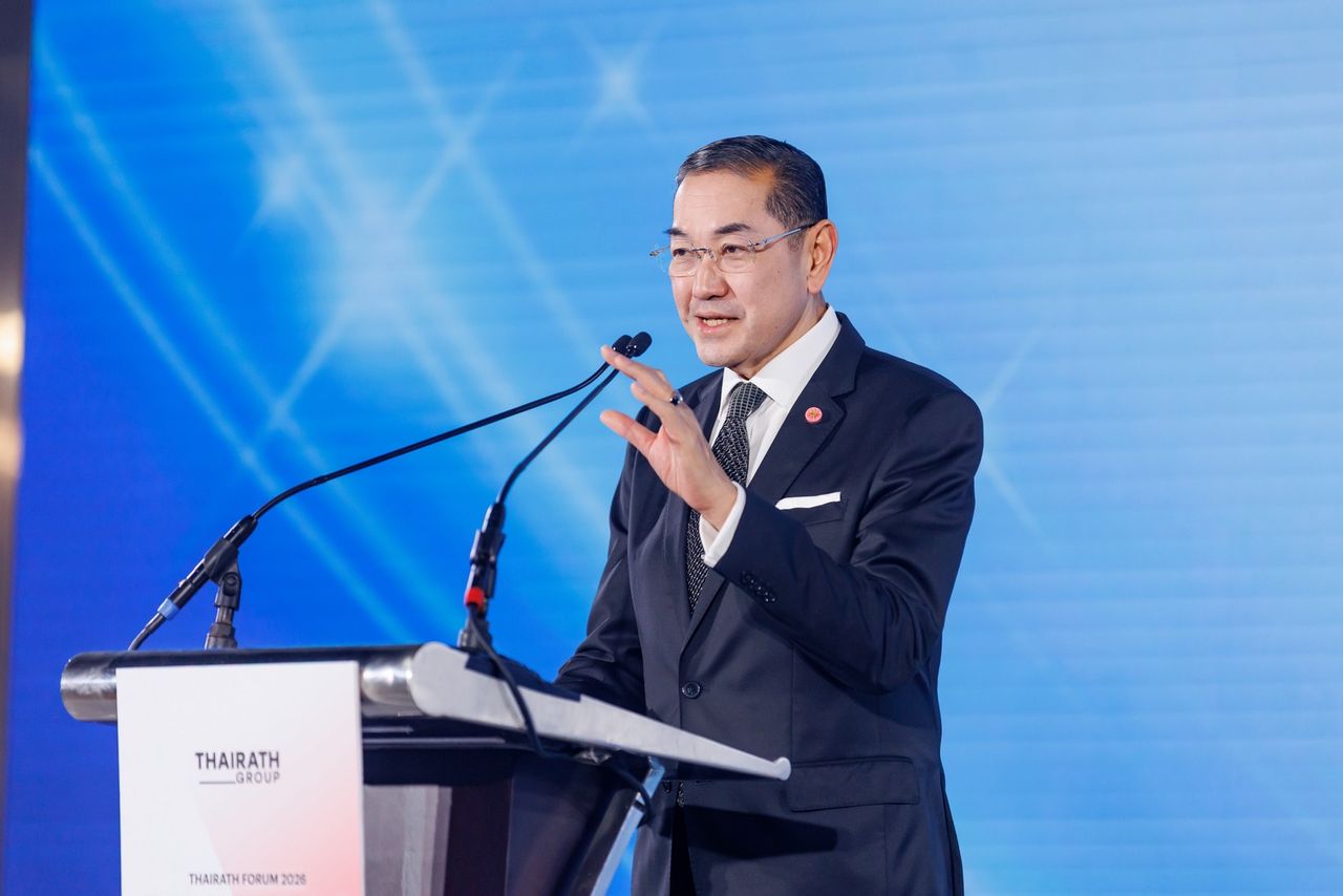 ดร.สุรเกียรติ์ เสถียรไทย อดีตรองนายกรัฐมนตรี