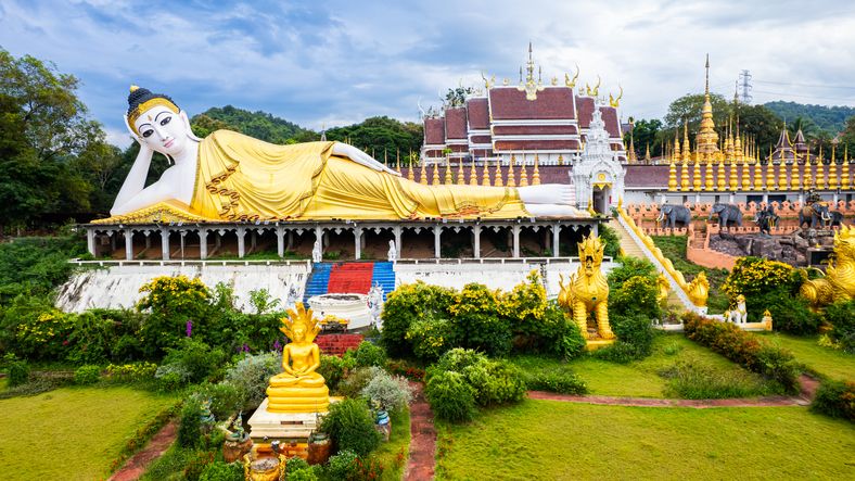 วัดพระธาตุสุธร มงคลคีรี จังหวัดแพร่ (ภาพจาก iStock)