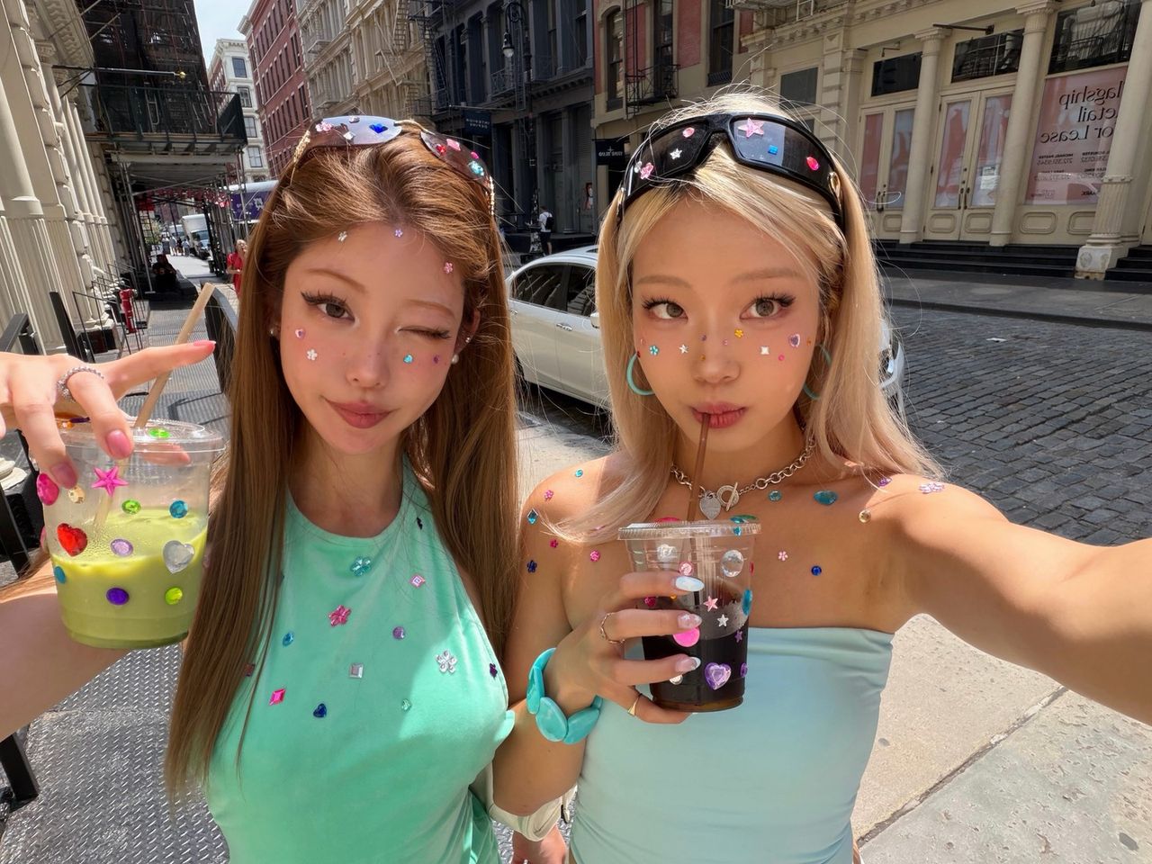 ภาพจากอินสตาแกรม @suinivrse และ @clarebola_