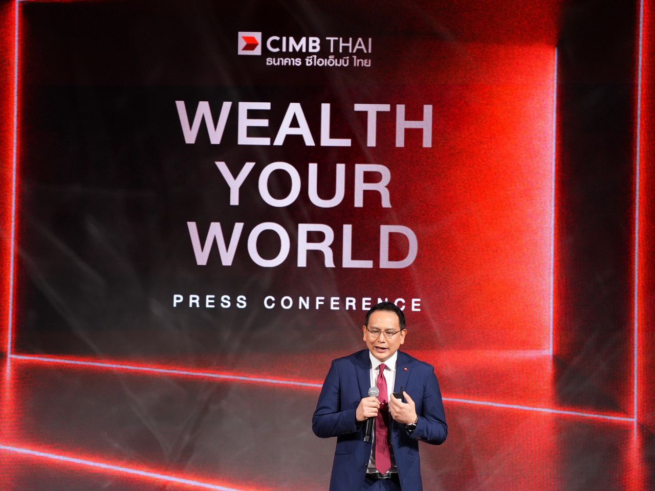 วุธว์ ธนิตติราภรณ์ กรรมการผู้จัดการใหญ่และประธานเจ้าหน้าที่บริหาร ธนาคาร ซีไอเอ็มบี ไทย 