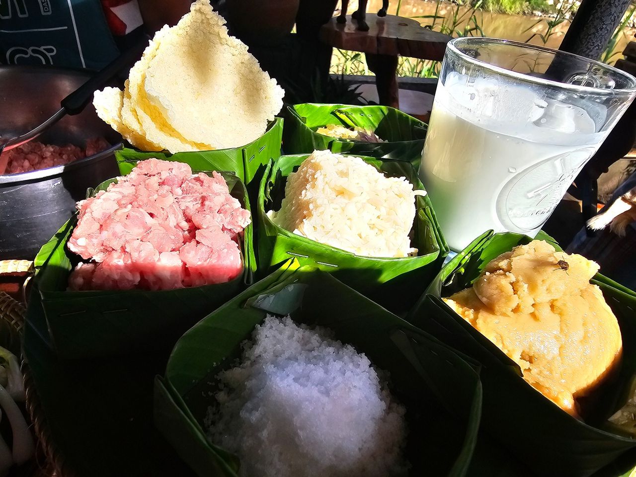 วัตถุดิบสำหรับการรังสรรค์ หมูเจ่า ข้าวตัง
