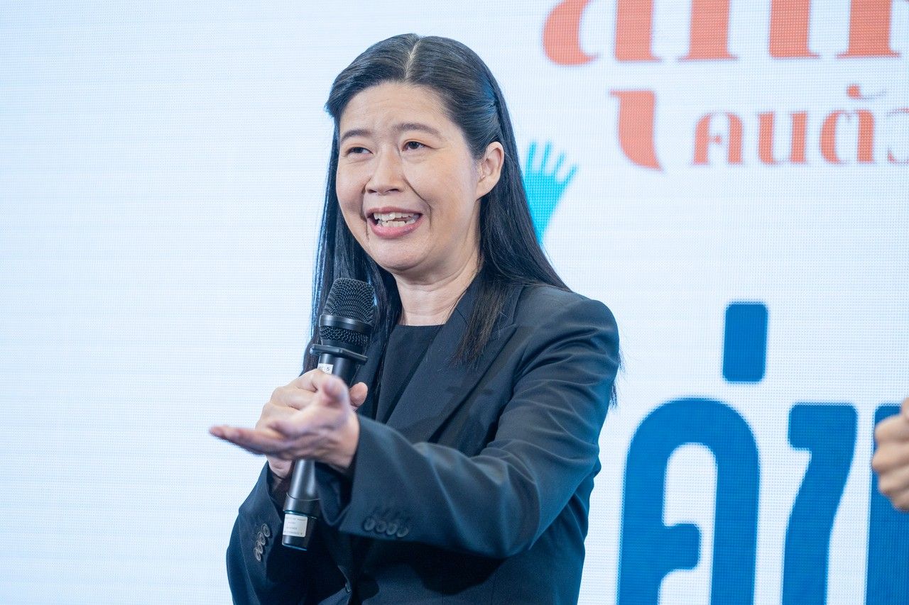 คุณสุพัฒนุช สอนดำริห์ ผู้อำนวยการสำนักอาวุโส สำนักสื่อสารการตลาดเพื่อสังคม สสส. อธิบายเสริมถึงที่มาของเวลา 3 นาทีในการลุกขึ้นมาขยับร่างกาย ยืดเหยียด อย่างมีประสิทธิภาพ