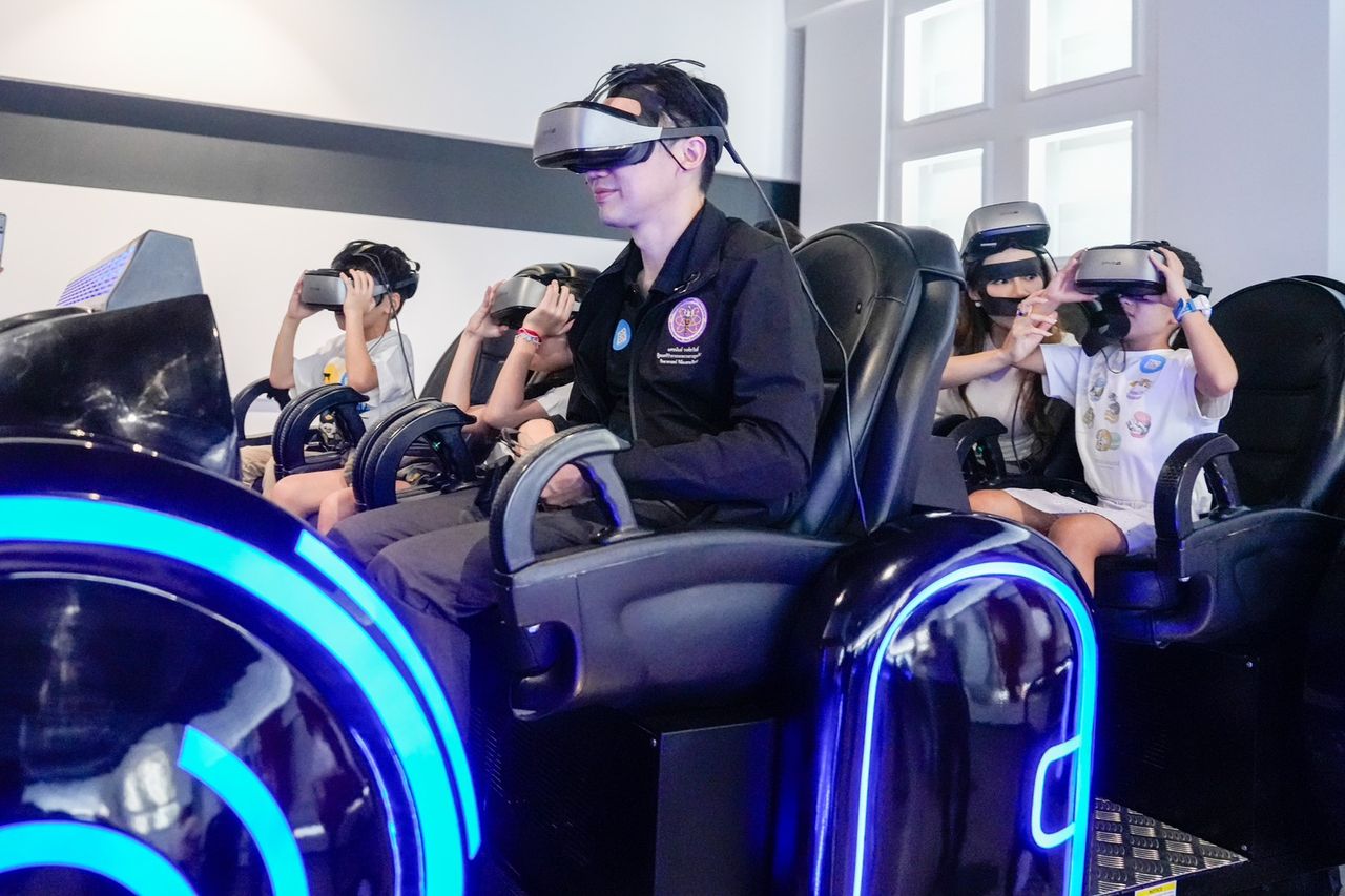 ยศชนันและครอบครัวที่ Futurium
