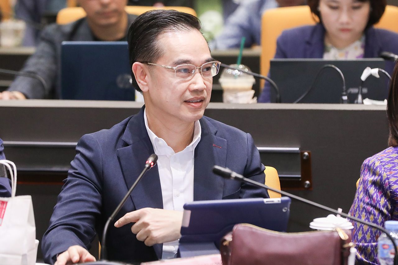 นายเวทางค์ พ่วงทรัพย์ โฆษกกระทรวงดีอี ฝ่ายข้าราชการประจำ