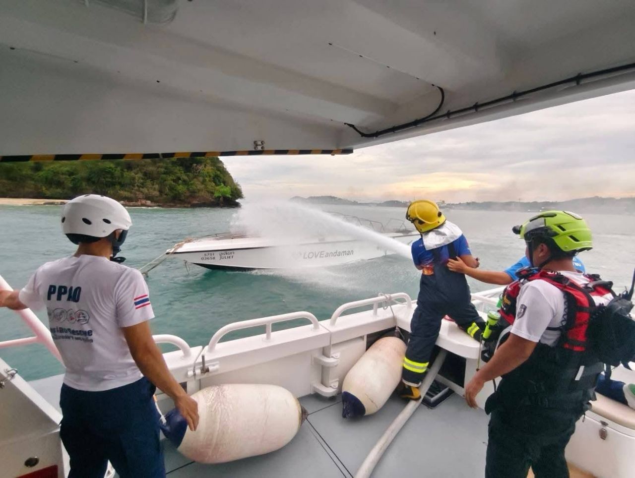 สภาพเรือสปีดโบ๊ทเลิฟอันดามันหลังเพลิงไหม้
