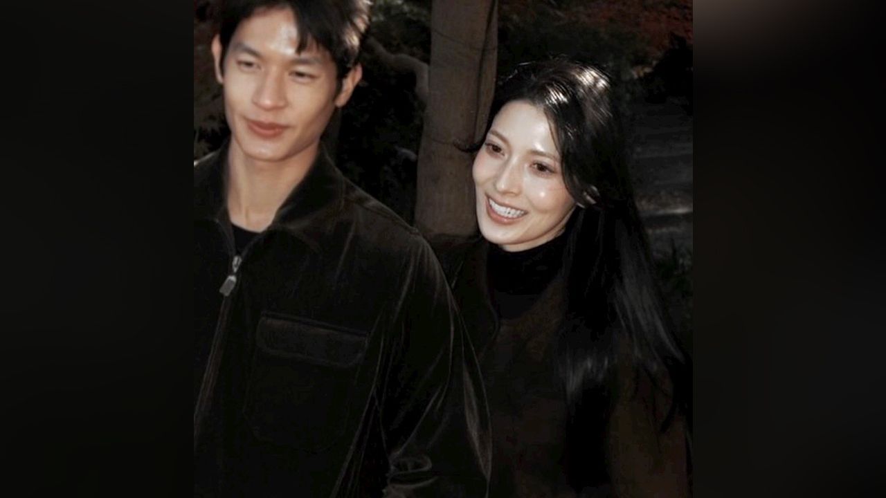 หนุ่มหล่อละมุนหุ่นเฟิร์ม เพื่อน–คณิน เปิดตัวแฟนสาวชาวญี่ปุ่นสวยปังดีกรีนางแบบ พร้อมแคปชันอินเลิฟ บอกให้หยุดน่ารัก และบอกรักเบาๆ สาวๆหมดแรงออกกำลังกายตามแล้ว.