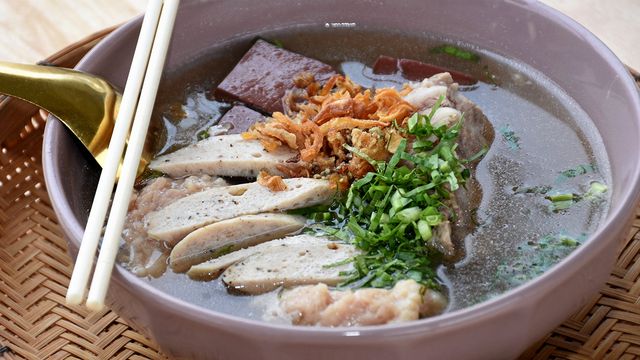 “เส้นใสก๋วยจั๊บญวน” ชวนชิมหมูยออุบลฯ