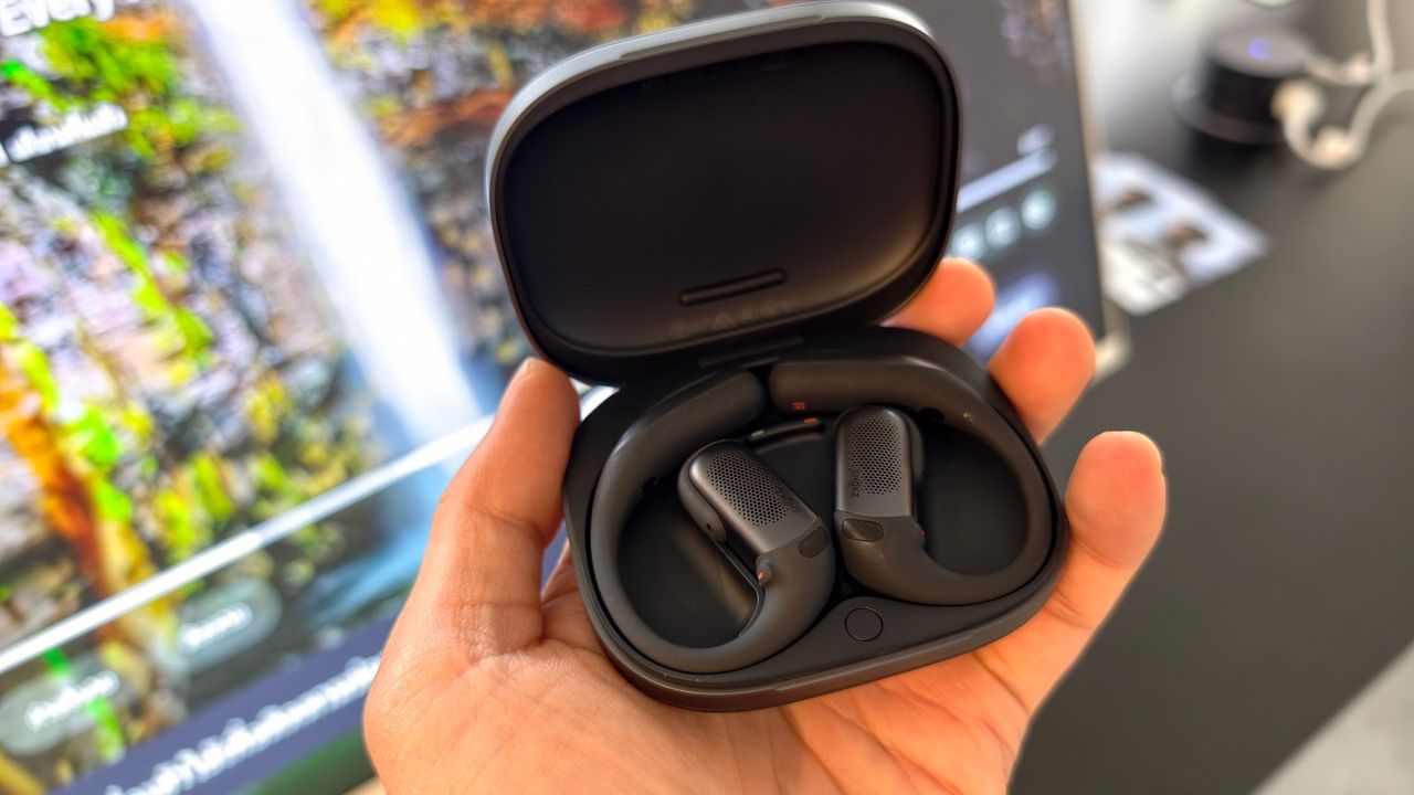 ใช้ได้ 50 ชั่วโมง เมื่อชาร์จผ่านเคสของ SHOKZ OpenFit Pro