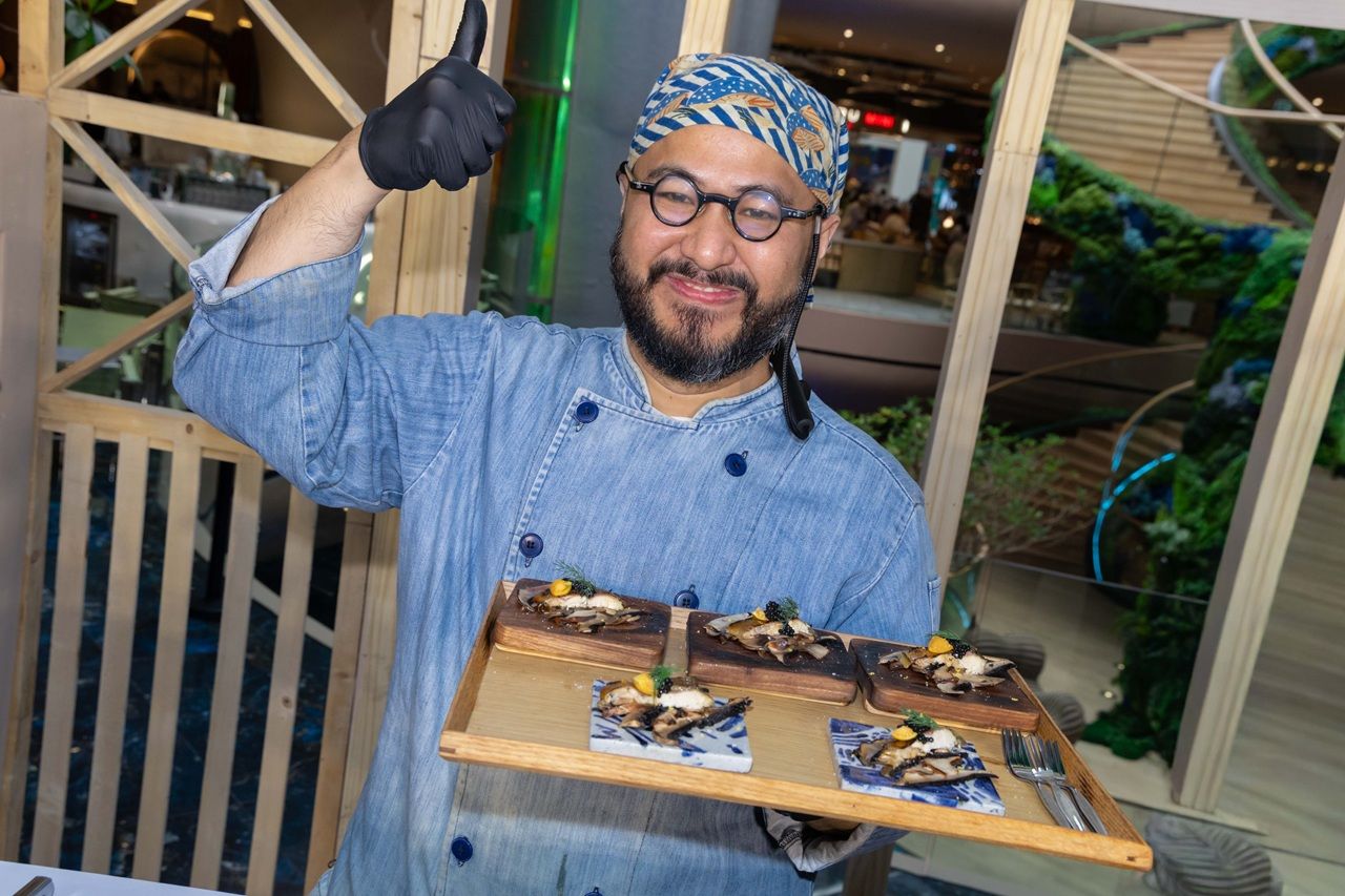 “เห็ดพอร์โทเบลโล และปลาเทราต์ชาชิมิ แบล็คคาเวียร์” โดย ชารีย์ บุญญวินิจ FRIEND OF NEXTOPIA 