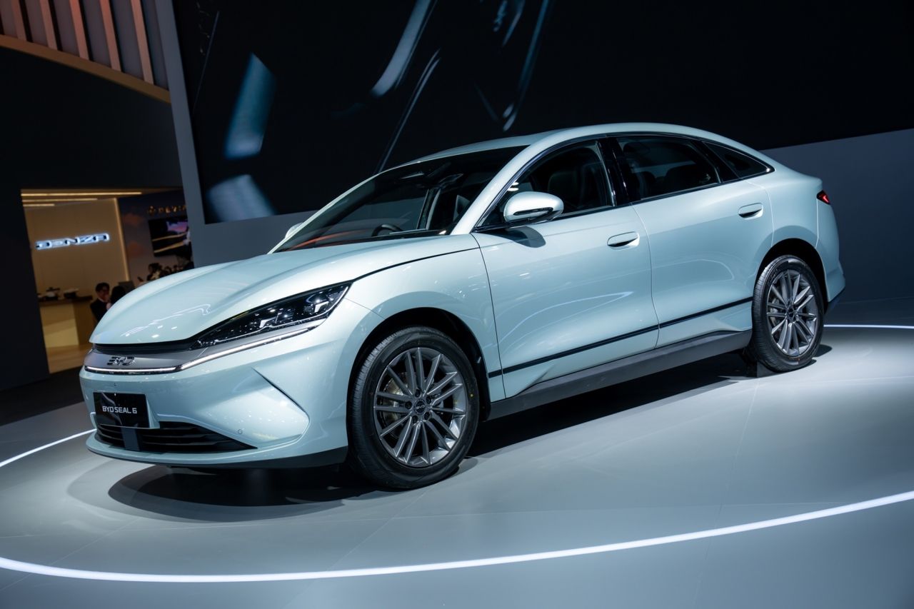 BYD SEAL 6