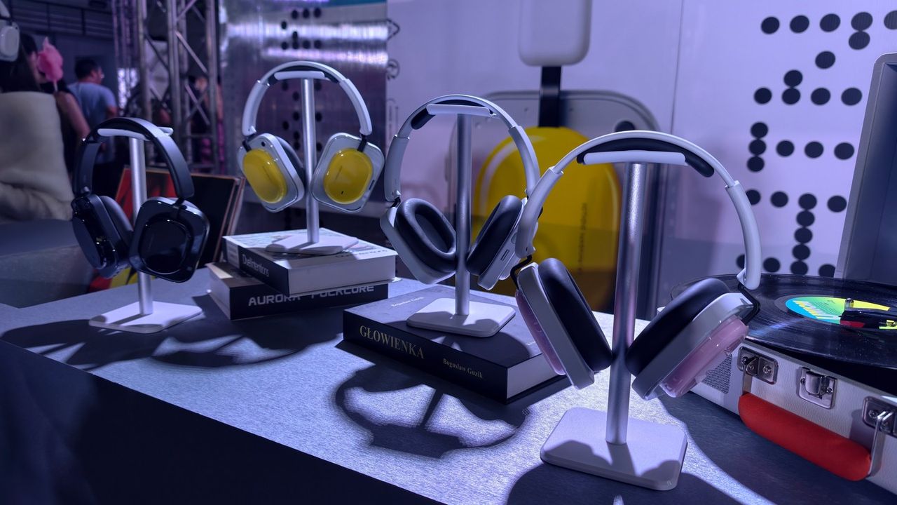 Headphone (a) หูฟังจากค่าย Nothing