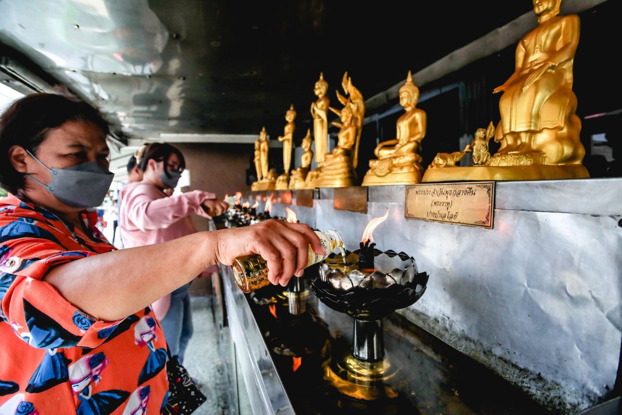 เติมน้ำมันตะเกียง