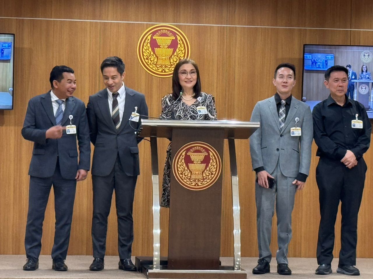 สว.พันธุ์ใหม่ แถลงคัดค้านโครงการแลนด์บริดจ์