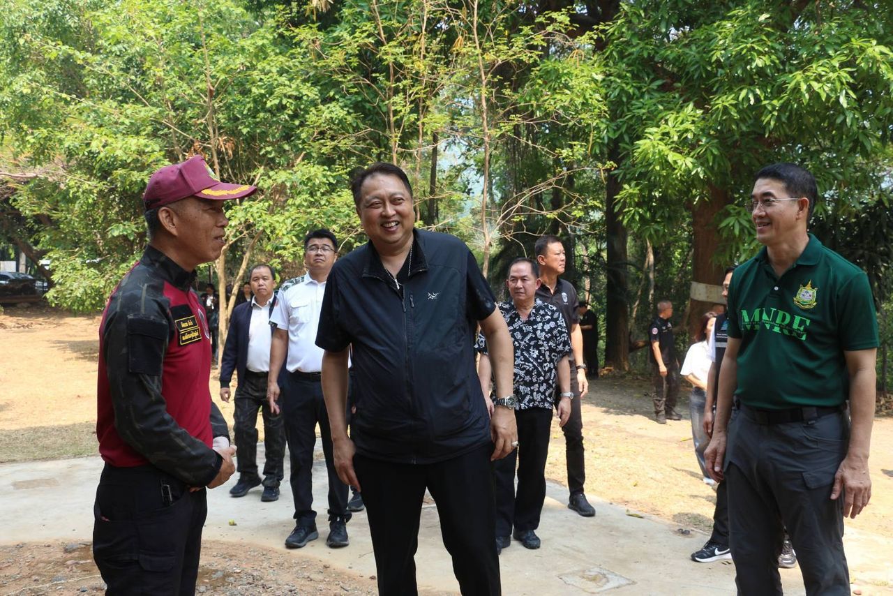 สุชาติ ตรวจเยี่ยมสถานี