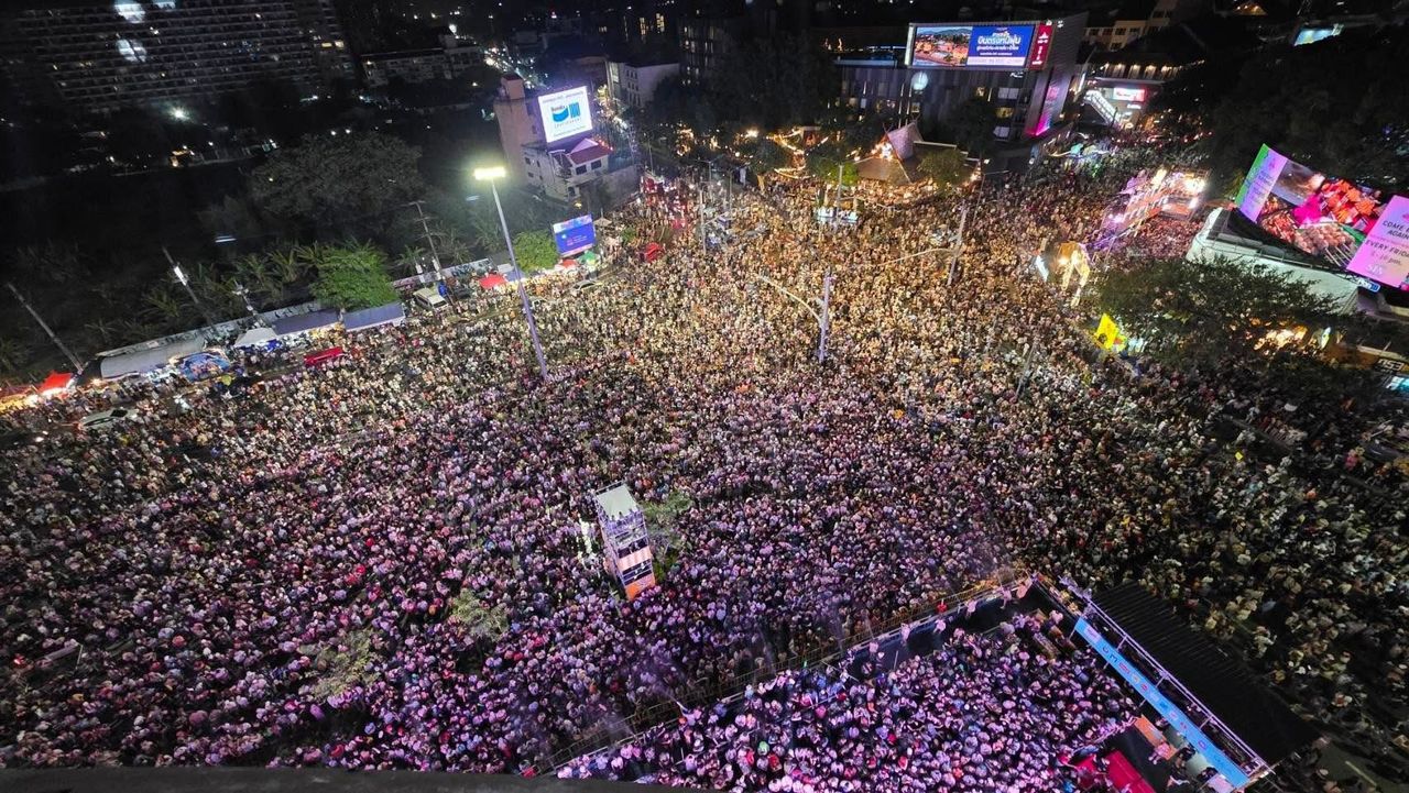 สงกรานต์ที่แยกรินคำ เชียงใหม่ 