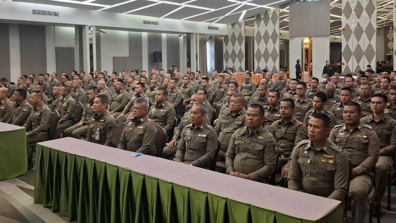 ผู้เข้าร่วมพิธีเปิดสัมมนา D.A.R.E. รุ่น 6