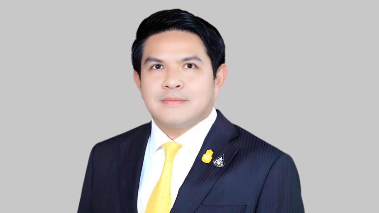 นายสุรศักดิ์ พันธ์เจริญวรกุล รมว.ท่องเที่ยวและกีฬา