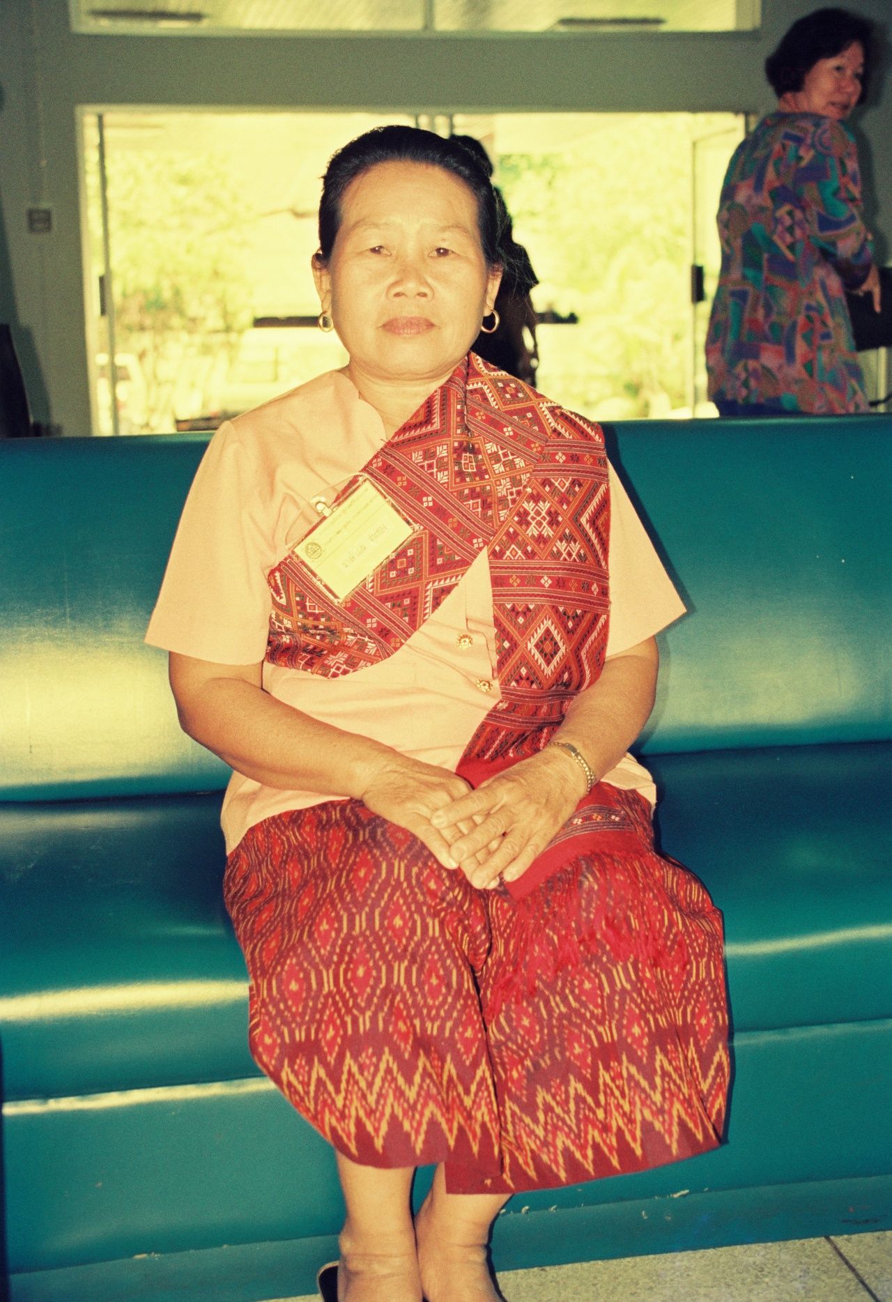 แม่คำสอน สระทอง ศิลปินแห่งชาติ ทอผ้าไหมแพรวา