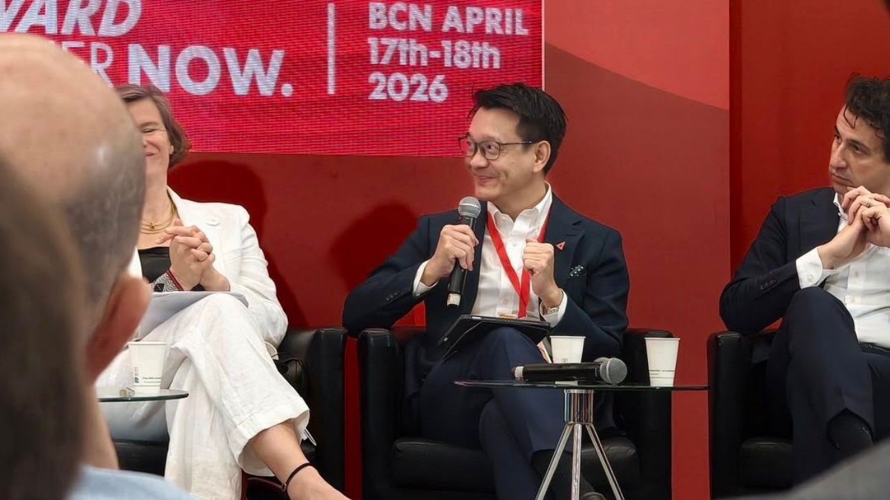 วีระยุทธ นำ สส. ปชน. ร่วมเวทีผู้นำพรรคก้าวหน้า ที่บาร์เซโลนา