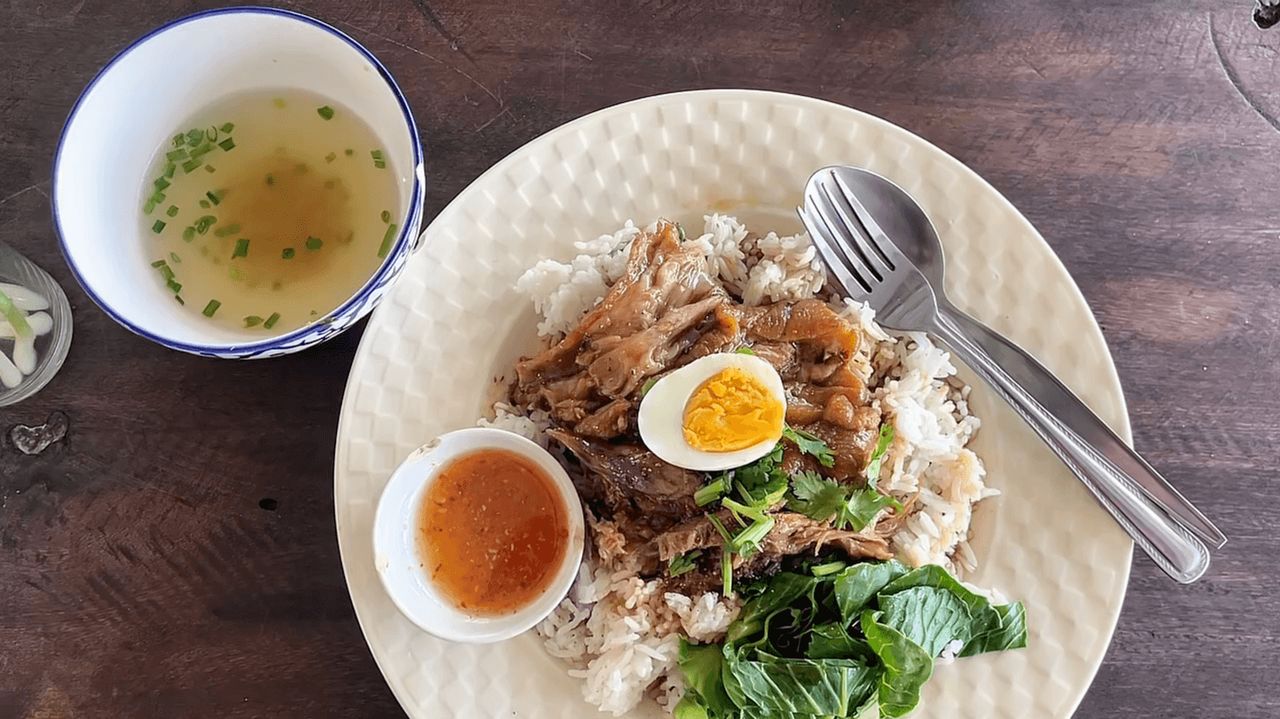 ขาหมูหยิน-หยาง ครัวมุกดา