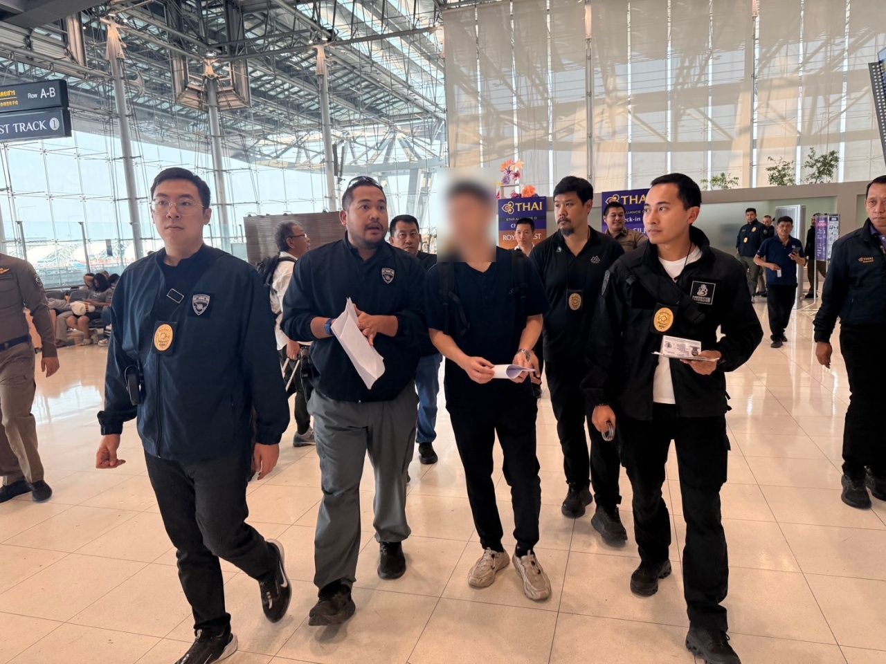 สืบ ตม.3 รวบหนุ่มแคนาดา เครือข่ายยาเสพติดข้ามชาติรายสำคัญ คาสนามบินสุวรรณภูมิ