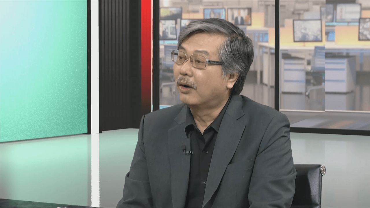 รศ.ดร.พิชาย รัตนดิลก ณ ภูเก็ต ผอ.หลักสูตรการเมืองและยุทธศาสตร์การพัฒนา นิด้า