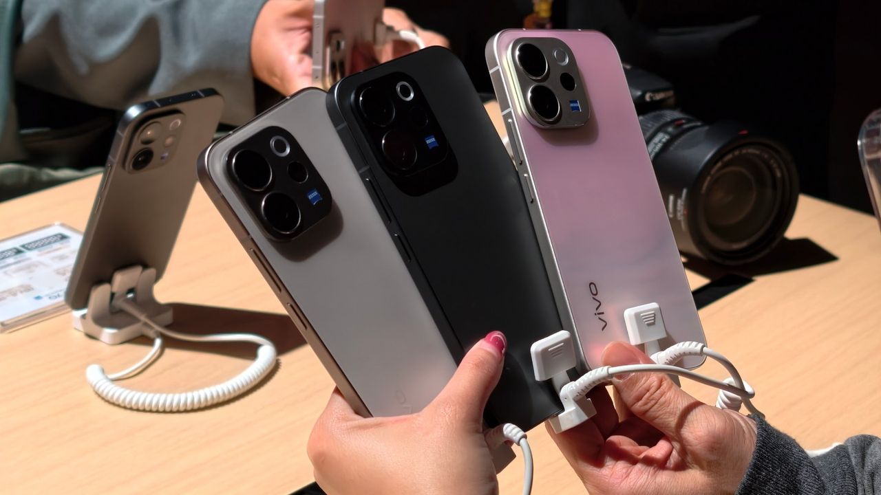 vivo V70 สามสีที่เปิดตัวในประเทศไทย