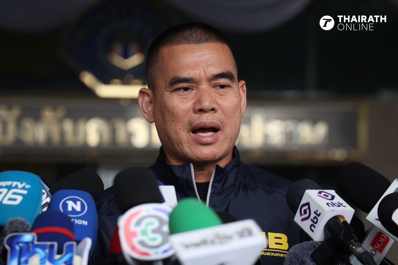 พ.ต.อ.เอนก เตาสุภาพ รองผู้บังคับการปราบปราม แถลงข่าวหลังประชุมคดีหมอบี เรื่องเงินบริจาควัดพระบาทน้ำพุ