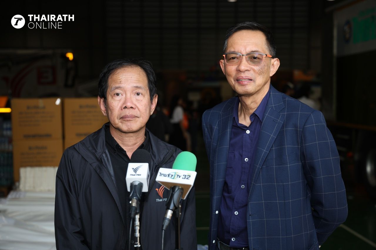 วันชัย ตันติวิทยาพิทักษ์ ผู้อำนวยการสถานีโทรทัศน์ไทยพีบีเอส และประณต วิเลปสุวรรณ เจ้าหน้าที่บริหารสายงานคอนเทนต์โทรทัศน์ ไทยรัฐทีวี