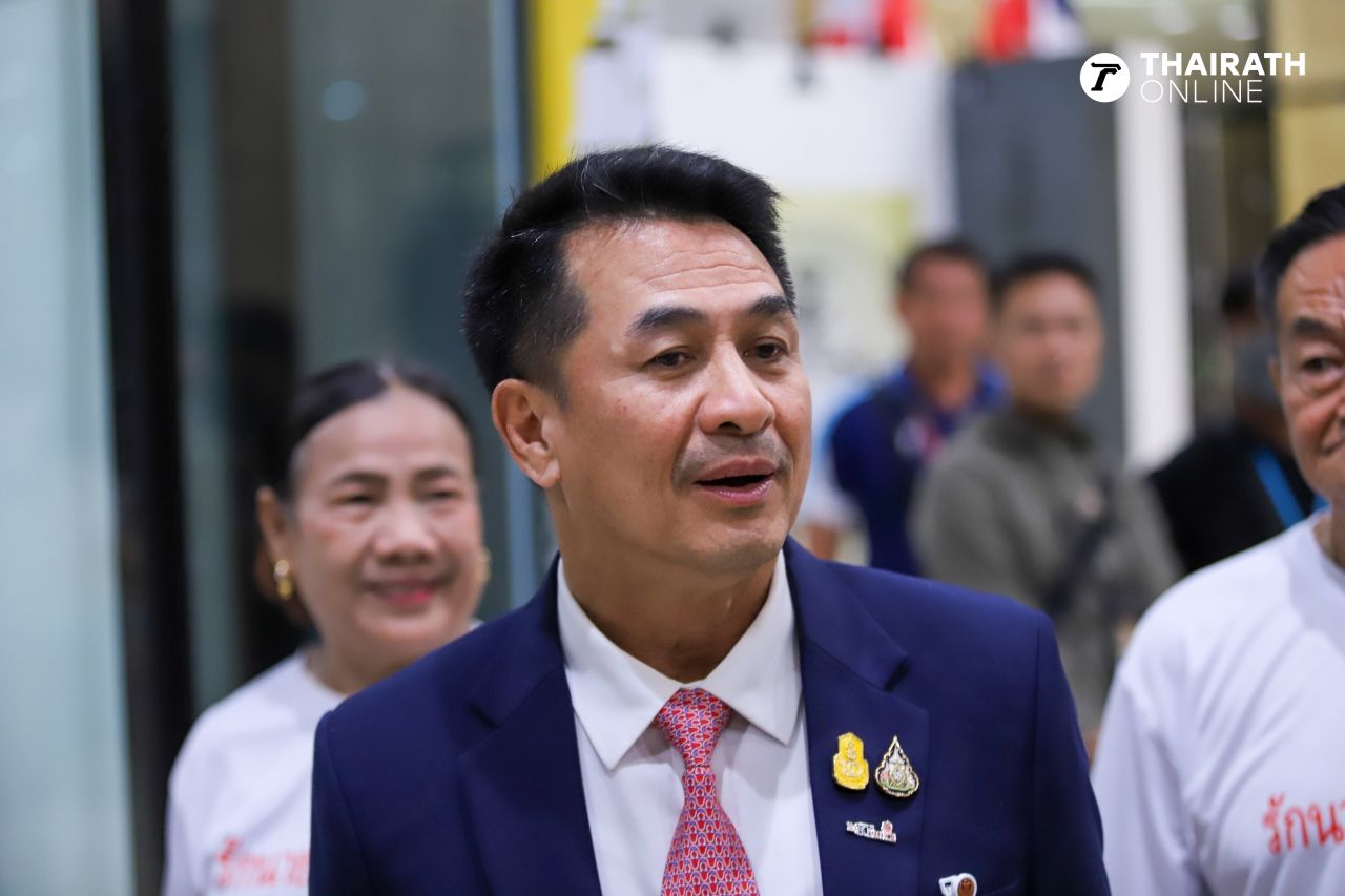 นพ.ชลน่าน ศรีแก้ว