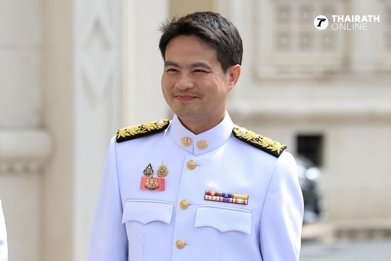 ภราดร ปริศนานันทกุล