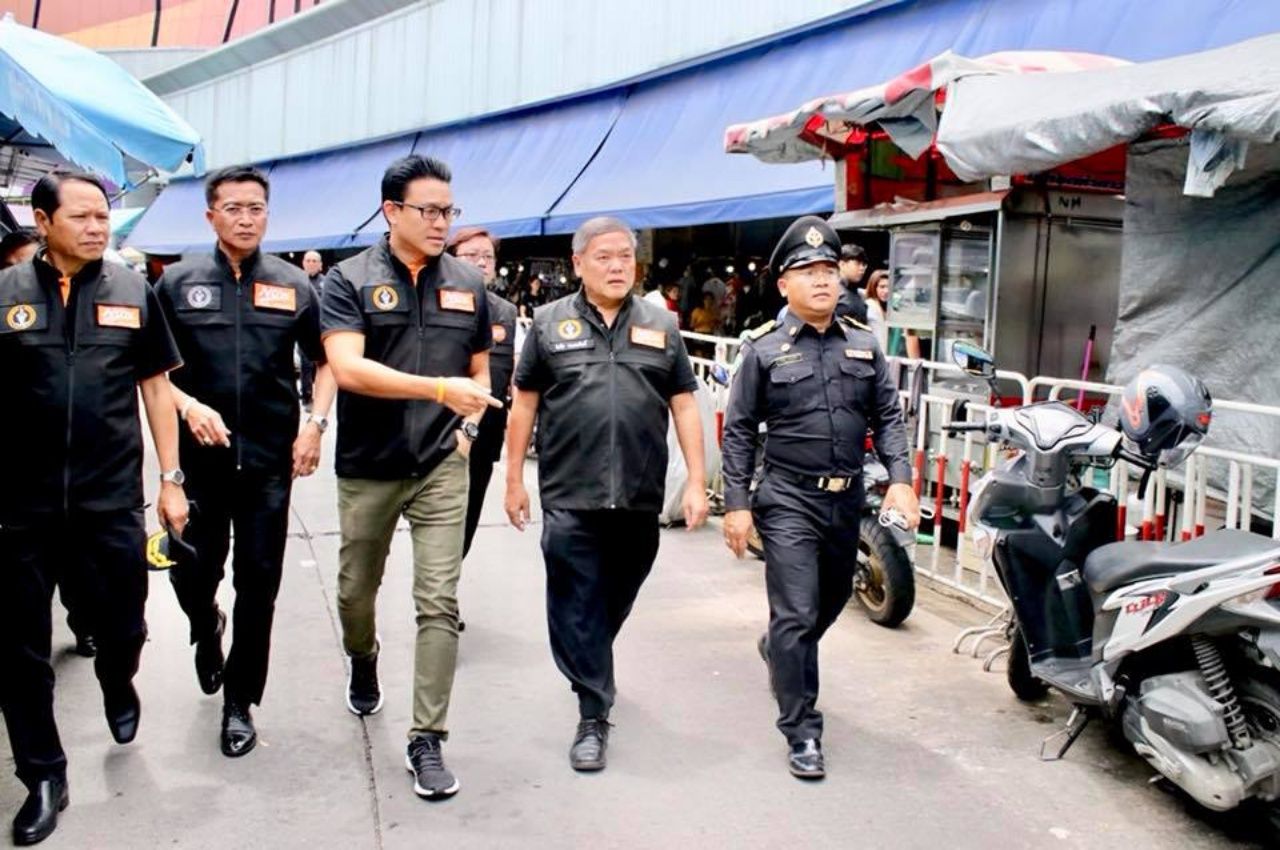 นายสกลธี ภัททิยกุล รองผู้ว่าฯ กทม. ลงพื้นที่บิ๊กคลีน