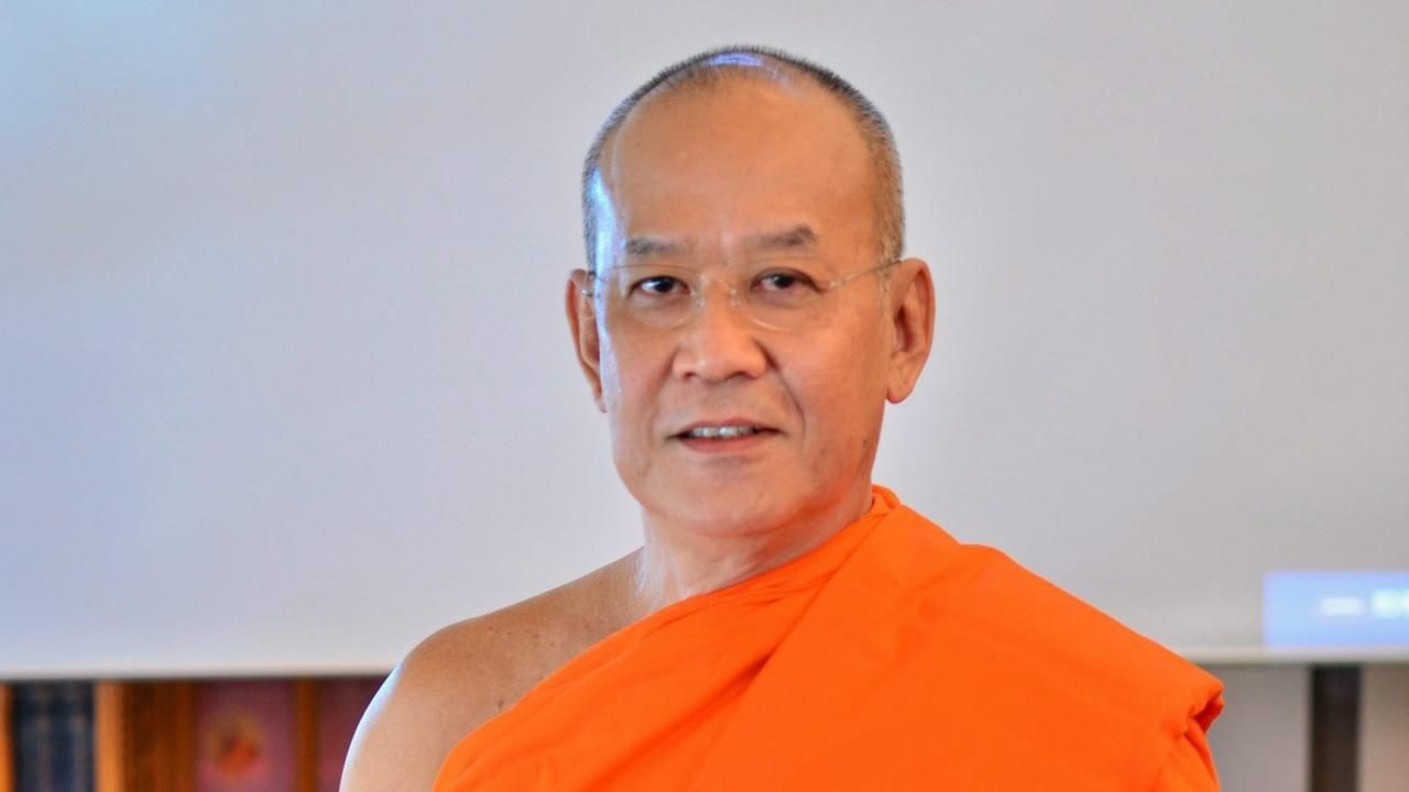 พระพรหมสิทธิ หรือ เจ้าคุณธงชัย เจ้าอาวาสวัดสระเกศ