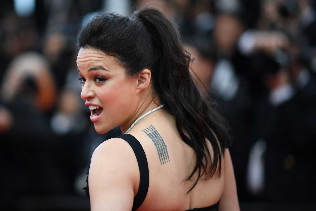 คุ้นๆ นะ ยันต์ห้าแถว นางบินมาสักที่ไทยแลนด์เรานานแล้ว