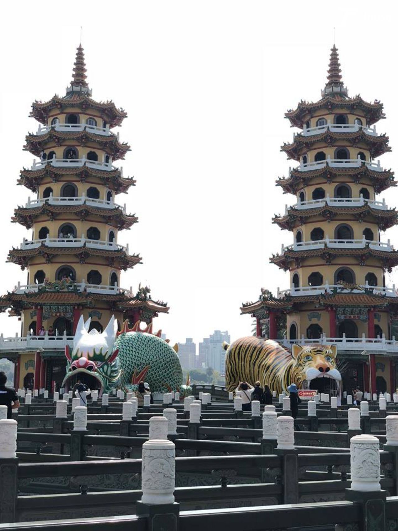 เจดีย์มังกรเสือ วัดฉือจี้