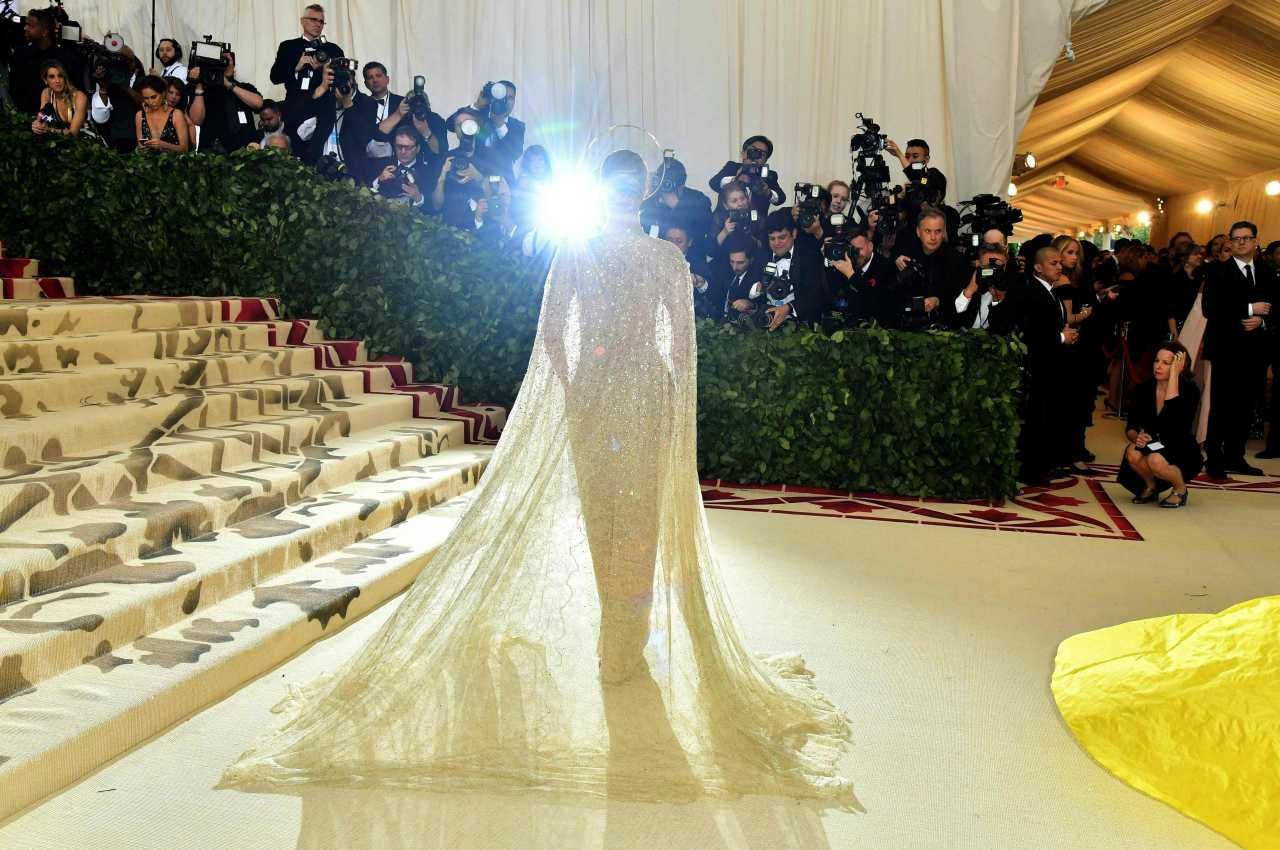 ดูแค่ด้านหลังก็รู้ว่าแจ่มเว่อร์ โรซี่ ฮัลติงตัน ไวท์ลีย์