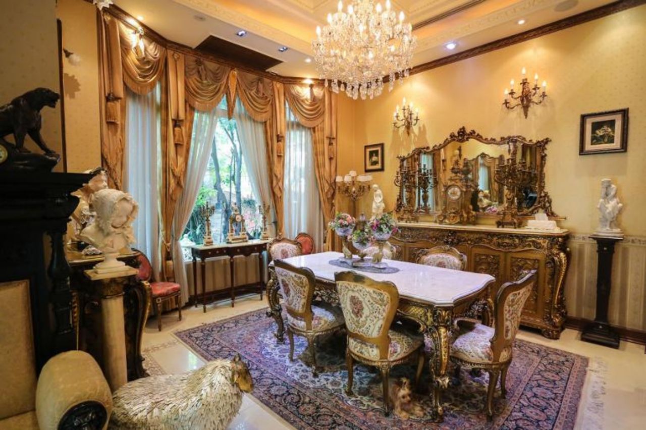 เลอบิตี้แวร์ซาย (Lerbity Versailles) - ห้องดินเนอร์สไตล์ฝรั่งเศส 6 ที่นั่ง