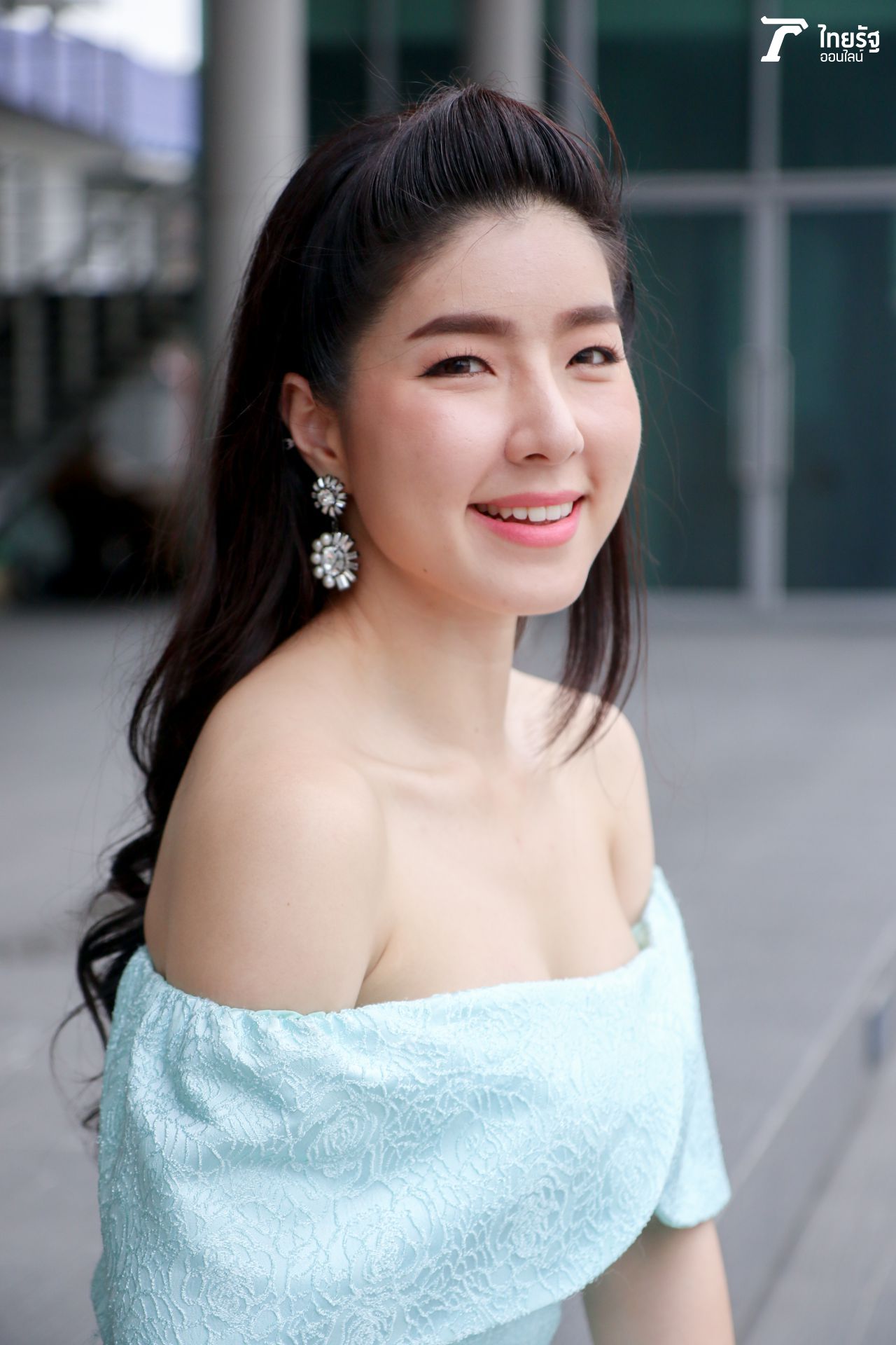 ผิวขาว หน้าผ่องสุดๆ 