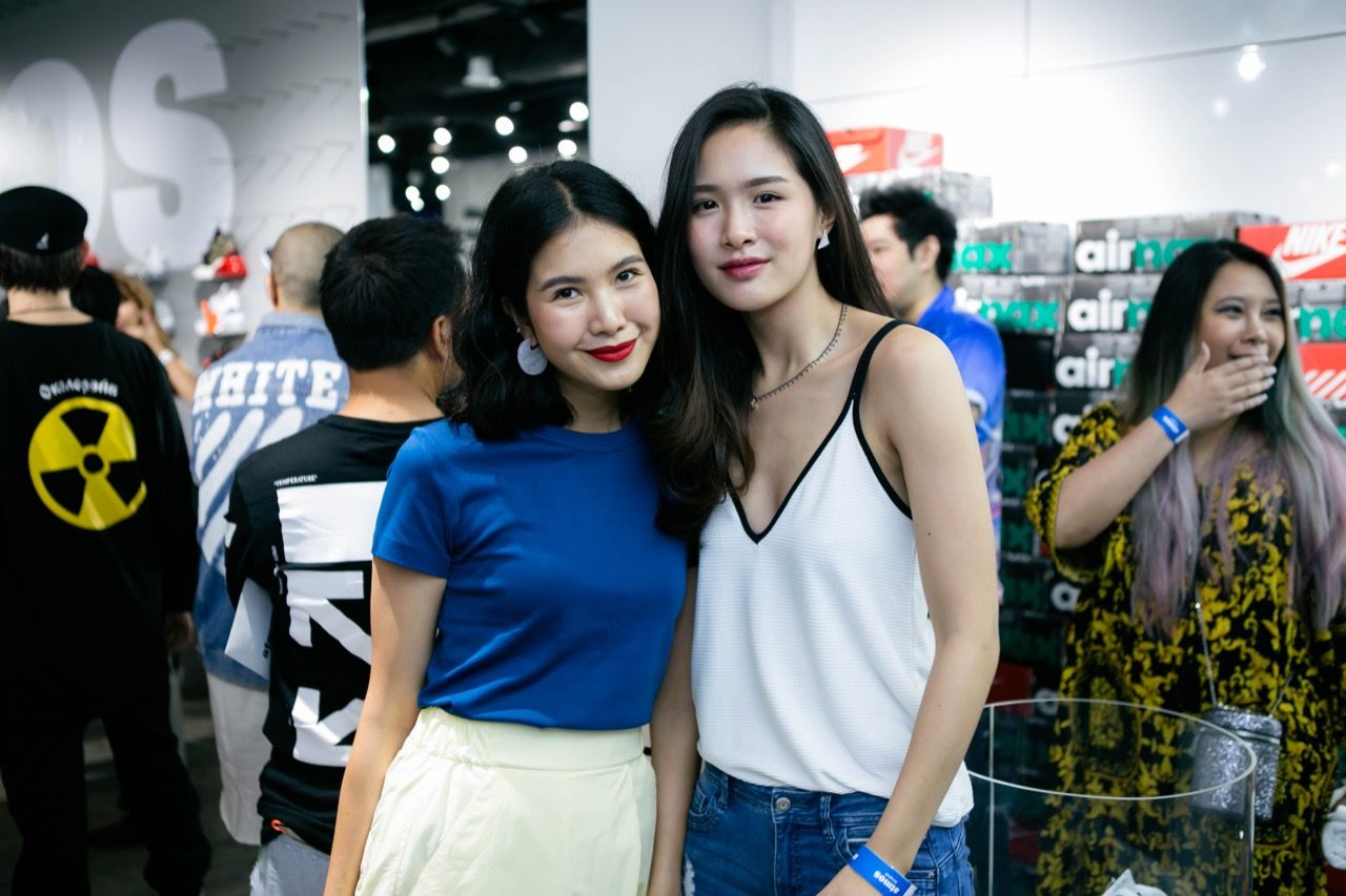 มาเป็นคู่สาวสวย