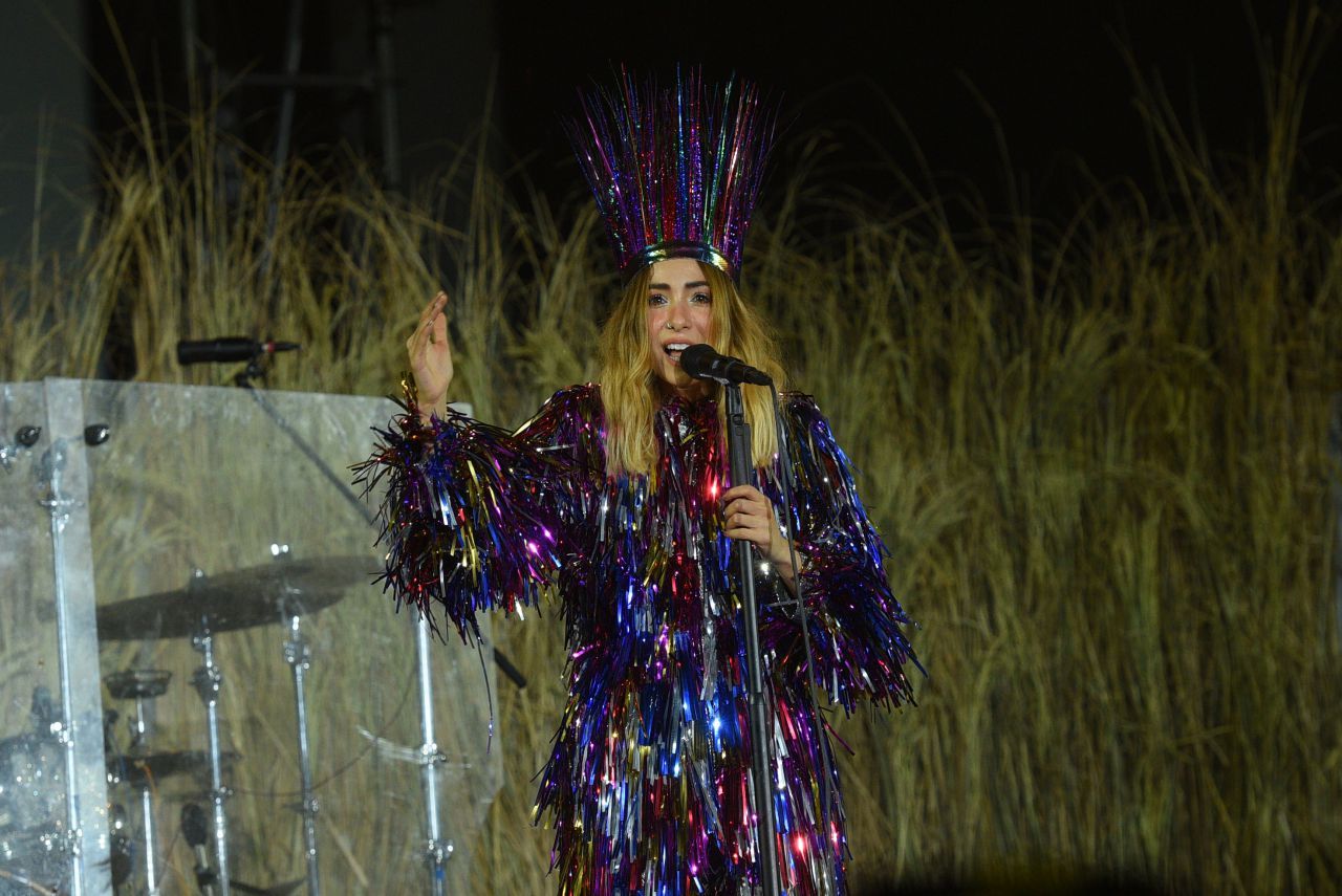 ชุดปาล์มมี่จากดีไซเนอร์ดัง 