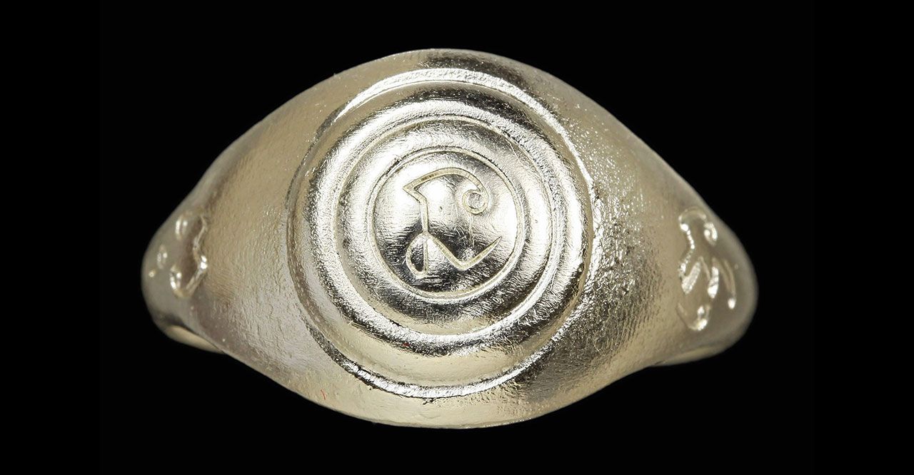 เหรียญรุ่น ๒ ย้อนยุค กับ แหวนนะมหามงคล ย้อนยุค เนื้อเงิน หลวงพ่อทองศุข วัดโตนดหลวง เพชรบุรี.