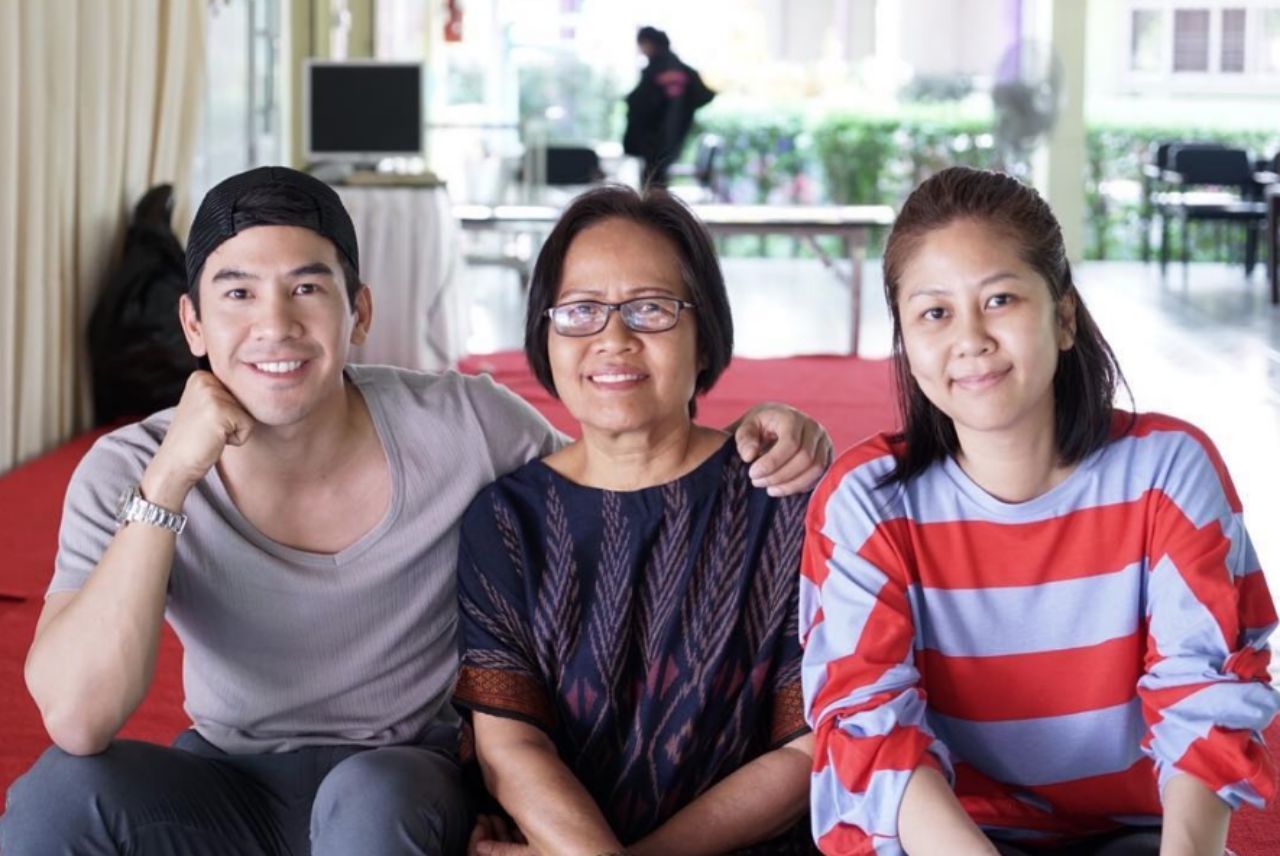 คุณแม่และพี่สาว