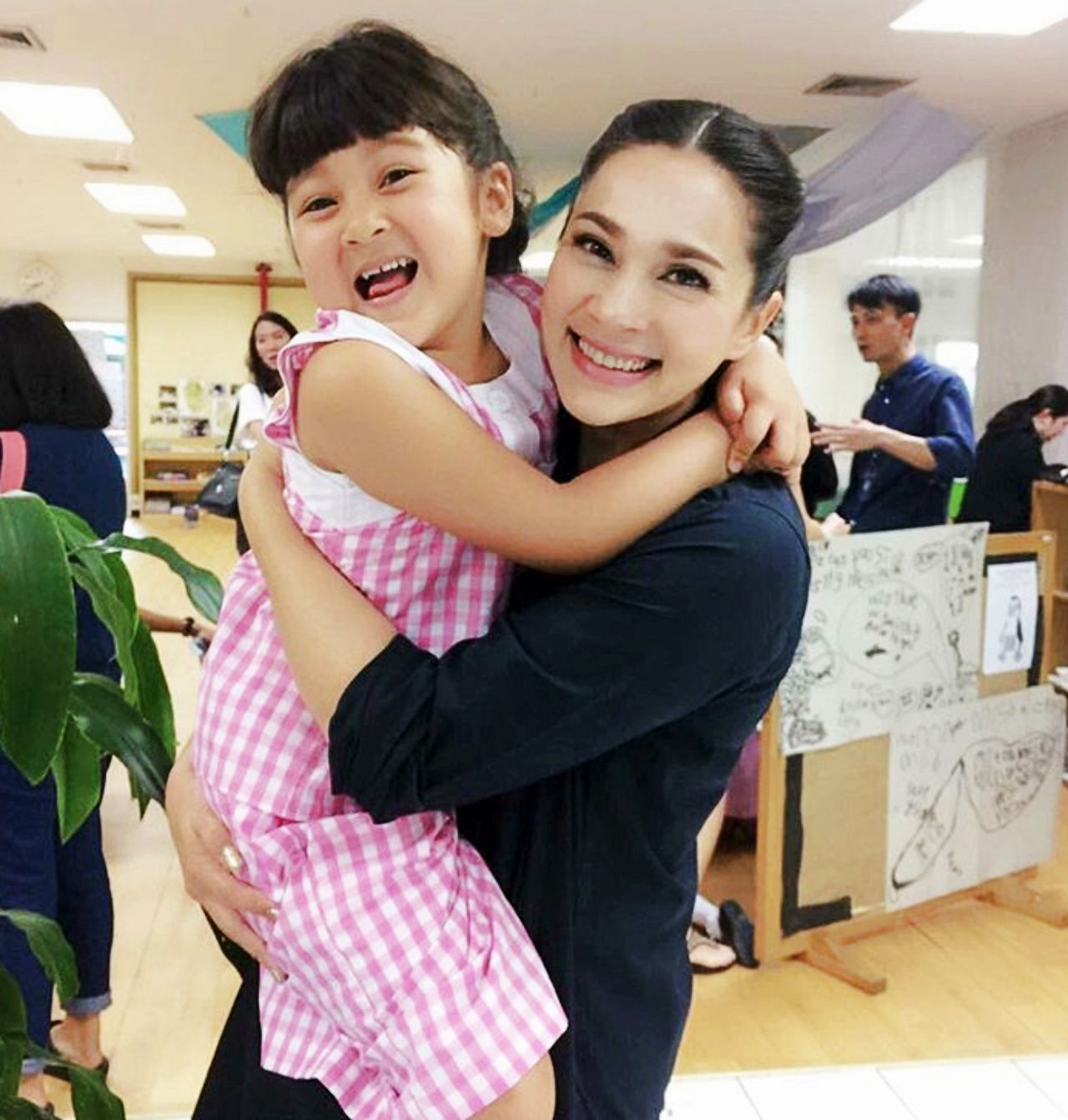 เนสซี่กาวใจของป้าหนูแหม่ม