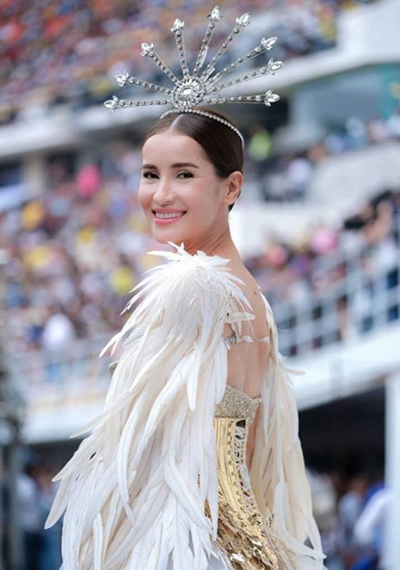 แอน ทองประสม 