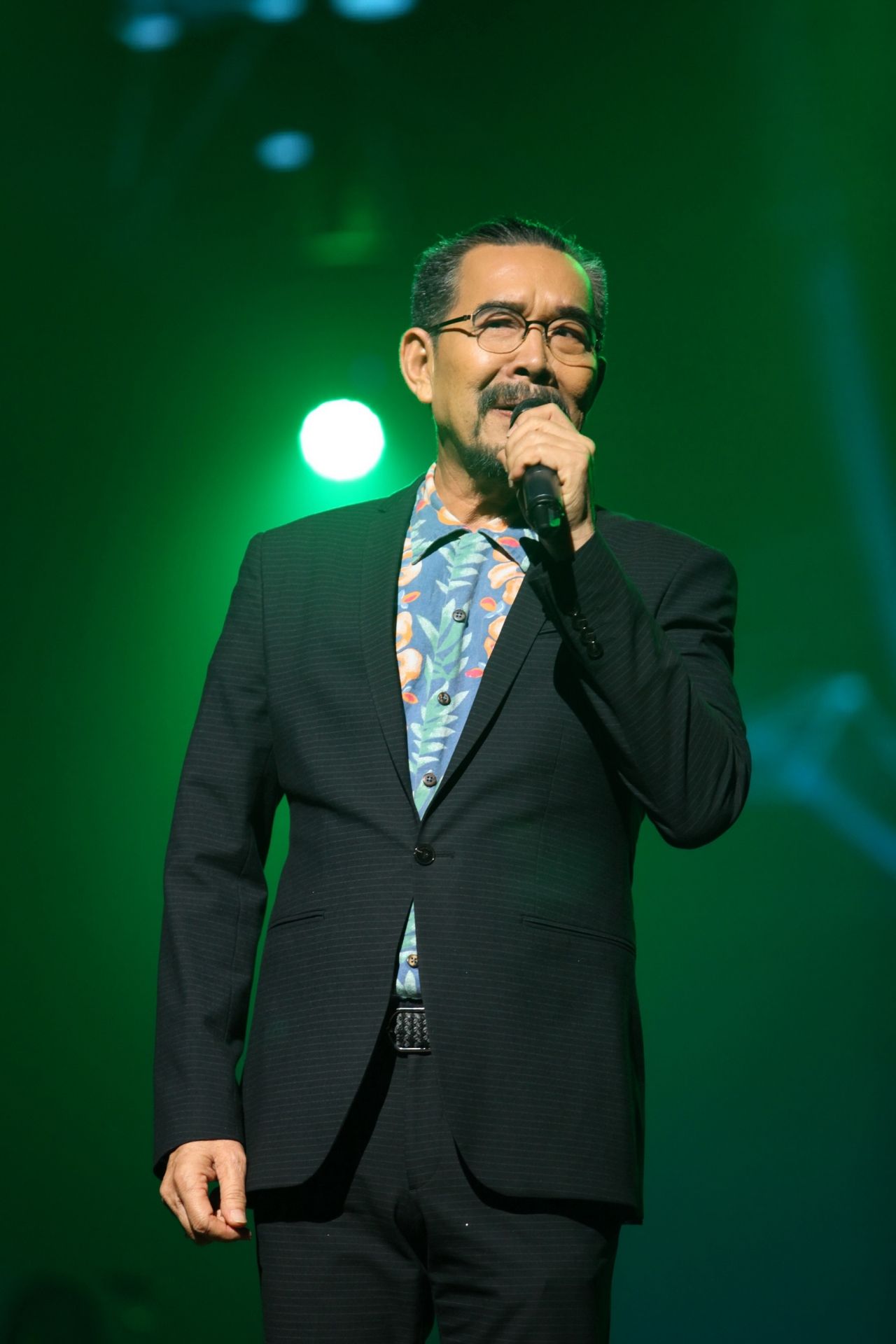 รุ่นใหญ่มากๆ พี่แต๋ม ชรัส 