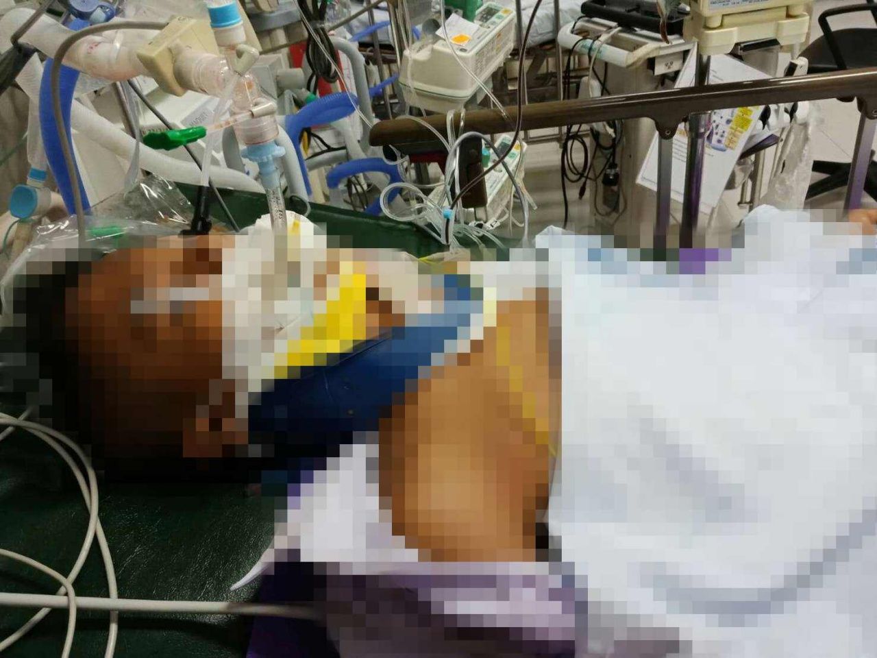 น้องโก้ นักเรียนชั้นม.1 โรงเรียนหาดใหญ่เจริญราษฎร์พิทยา จ.สงขลา ถูกเพื่อนชายห้องเดียวกันชกต่อยทำร้ายร่างกายจนเสียชีวิต