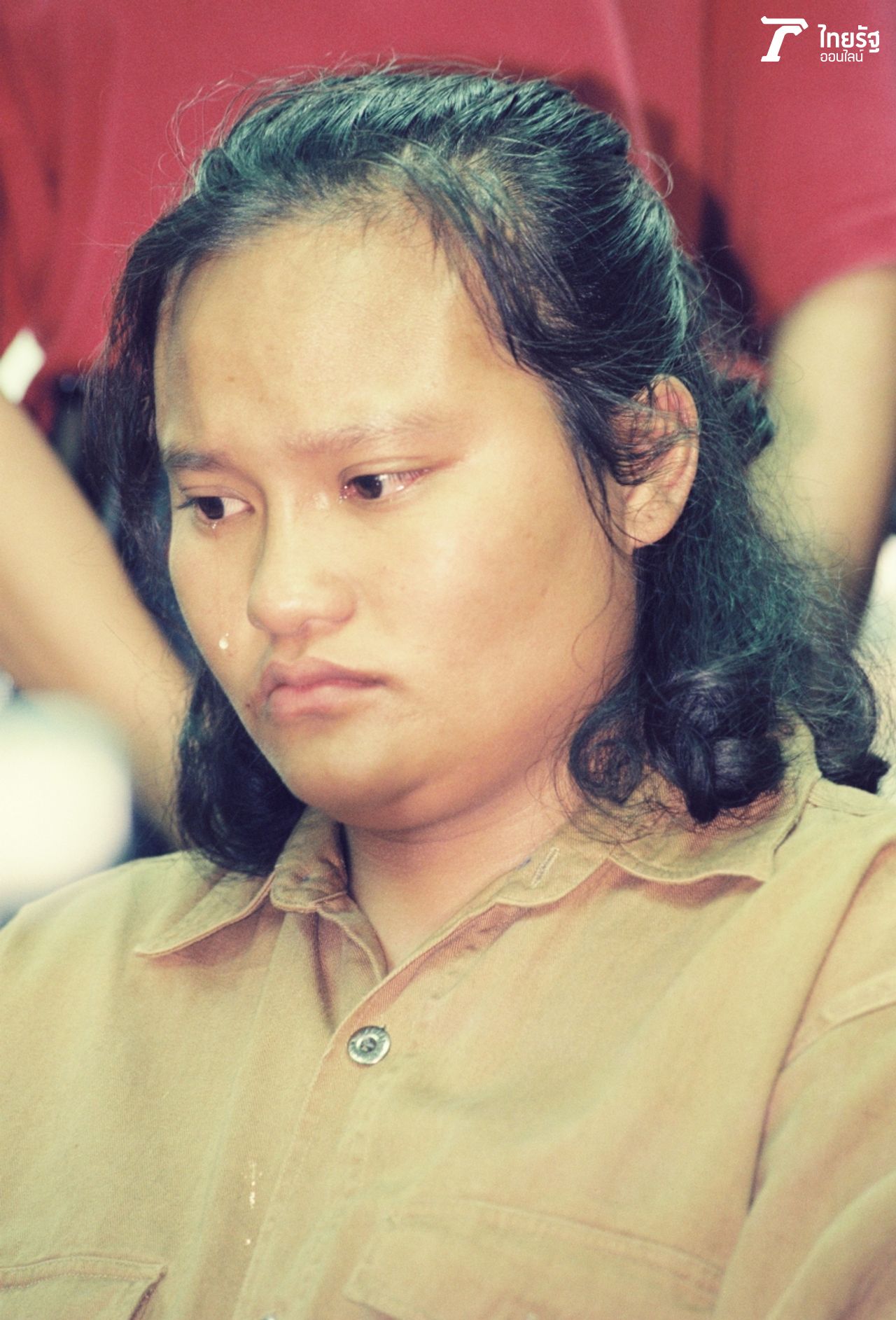 เจ้าหน้าที่ตำรวจควบคุมตัวหม่อมลูกปลาไปทำแผนที่วังอัศวิน